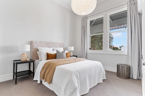 Photo of property in 7 Fairfax Avenue, Northcote, Auckland, 0627