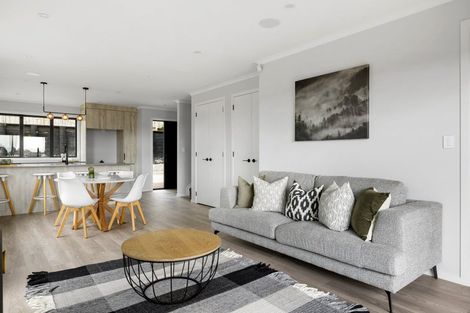 Photo of property in 2/42 Rose Berry Crescent, Flagstaff, Hamilton, 3210