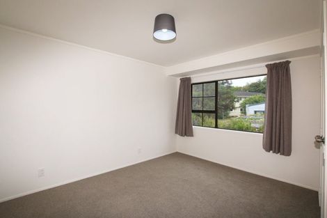 Photo of property in 2/8 Delisle Place, Windsor Park, Auckland, 0632