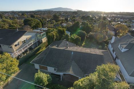 Photo of property in 16 Huia Street, Waikanae, 5036