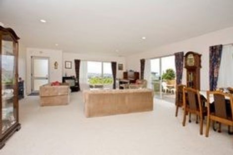 Photo of property in 12 Carl Place, Unsworth Heights, Auckland, 0632