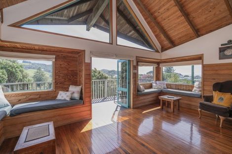Photo of property in 35 Whiritoa Beach Road, Whiritoa, Whangamata, 3691