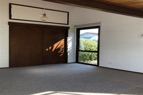 Photo of property in 2/124 Bucklands Beach Road, Bucklands Beach, Auckland, 2012
