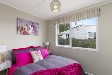 Photo of property in 3 Ranelagh Terrace, Karori, Wellington, 6012