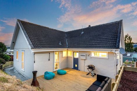Photo of property in 11 Penryn Drive, Camborne, Porirua, 5026