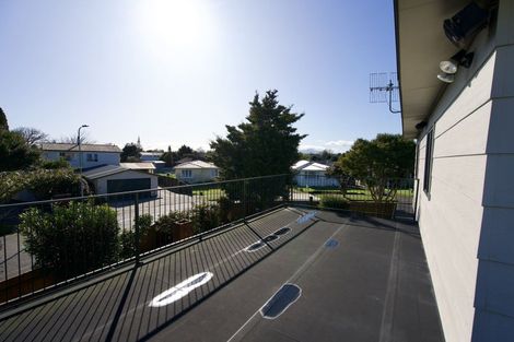 Photo of property in 14 Stirling Crescent, Hokowhitu, Palmerston North, 4410