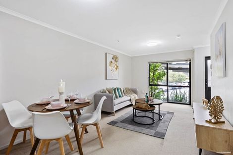 Photo of property in 3/94 Glengarry Road, Glen Eden, Auckland, 0602