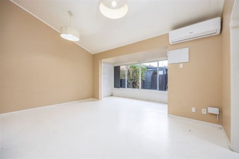 Photo of property in 4/3 Alana Place, Mount Wellington, Auckland, 1060