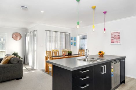 Photo of property in 43a Puhirake Crescent, Pyes Pa, Tauranga, 3112