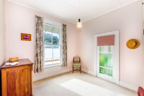 Photo of property in 17 Beach Road, Paekakariki, 5034