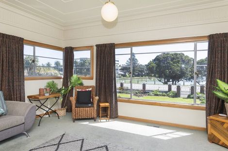 Photo of property in 75 Esplanade, Kaiti, Gisborne, 4010