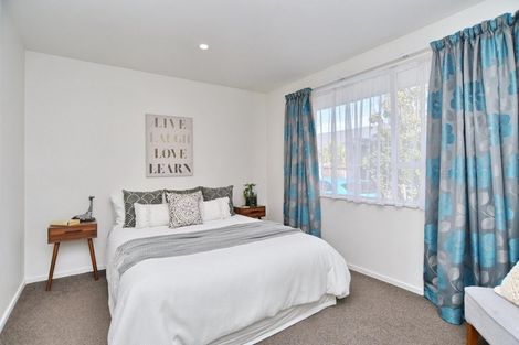 Photo of property in 17a Queenspark Drive, Parklands, Christchurch, 8083