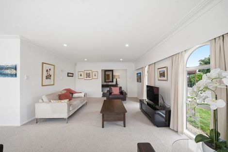 Photo of property in 10 Alf Walker Place, Papakura, 2110