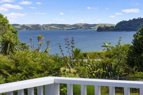 Photo of property in 4 Penguin Street, Leigh, 0985