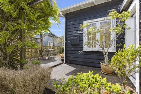 Photo of property in 2 Hoyle Place, New Plymouth, 4310