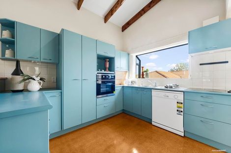 Photo of property in 5 Lagoon Way, West Harbour, Auckland, 0618