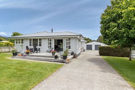 Photo of property in 2 Maclaren Street, Maymorn, Upper Hutt, 5018