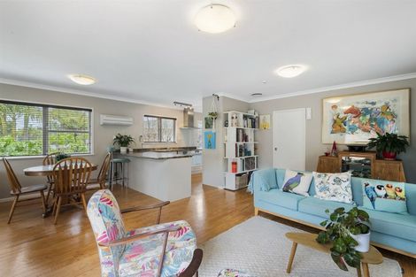 Photo of property in 35 Lynden Avenue, Hillcrest, Auckland, 0627