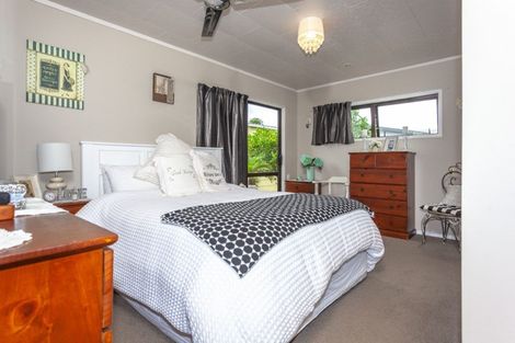 Photo of property in 216 Given Avenue, Whangamata, 3620