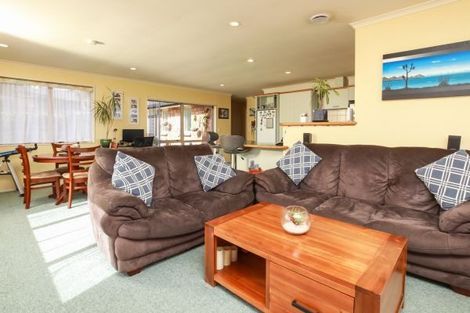 Photo of property in 33 Twickenham Place, Nawton, Hamilton, 3200