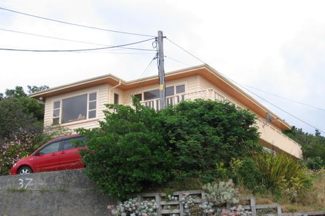 Photo of property in 37 Milne Terrace, Island Bay, Wellington, 6023