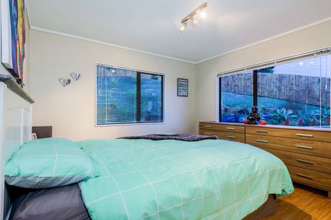 Photo of property in 16 Frosses Place, Massey, Auckland, 0614