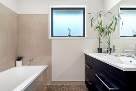 Photo of property in 103 Mcleod Road, South Head, Helensville, 0874