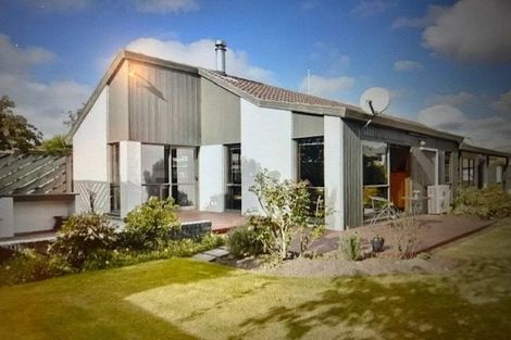 Photo of property in 72 Sarabande Avenue, Redwood, Christchurch, 8051