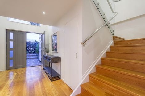 Photo of property in 15a St Michaels Avenue, Point Chevalier, Auckland, 1022