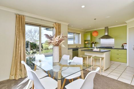 Photo of property in 8 Ross Place, Northwood, Christchurch, 8051