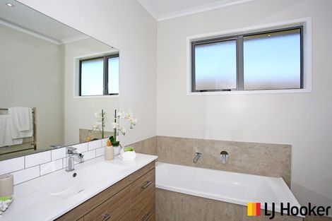 Photo of property in 36 Hillpark Drive, Pokeno, 2402