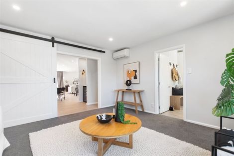 Photo of property in 112 Hamilton Avenue, Ilam, Christchurch, 8041