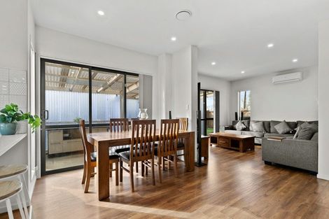 Photo of property in 35 Sapwood Crescent, Takanini, 2110