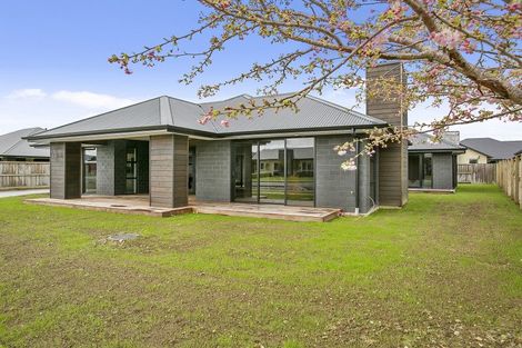 Photo of property in 35 Tulip Drive, Cambridge, 3434