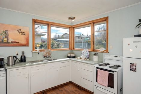 Photo of property in 18 Oxford Street, Holmes Hill, Oamaru, 9401