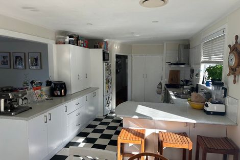 Photo of property in 82 Wharf Road, Te Atatu Peninsula, Auckland, 0610