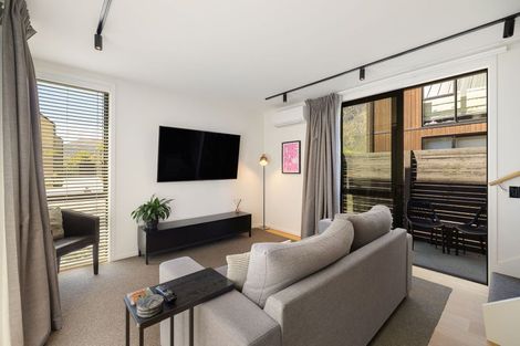 Photo of property in 5 Casterway Crescent, Jacks Point, 9371