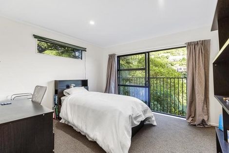 Photo of property in 9a Bourbon Terrace, Karori, Wellington, 6012
