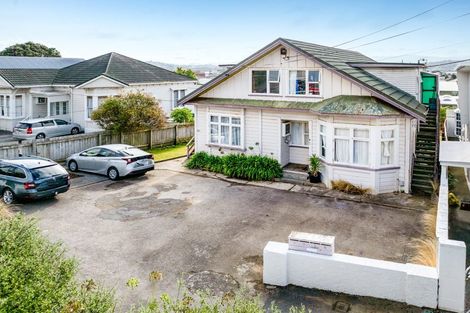 Photo of property in 87 Queens Drive, Lyall Bay, Wellington, 6022