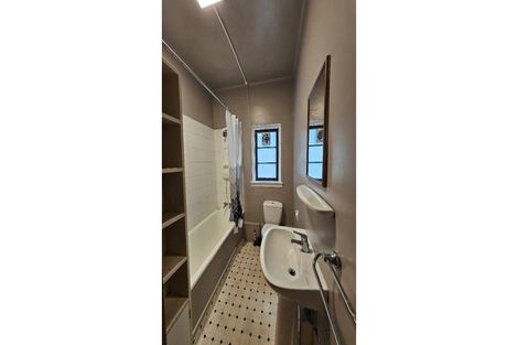 Photo of property in Westhaven Apartments, 8/127 Molesworth Street, Thorndon, Wellington, 6011