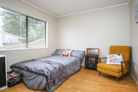 Photo of property in 16 Frosses Place, Massey, Auckland, 0614