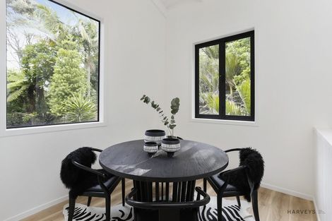 Photo of property in 11 Woontons Lane, Titirangi, Auckland, 0604