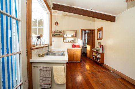 Photo of property in 44 Mills Road, Brooklyn, Wellington, 6021