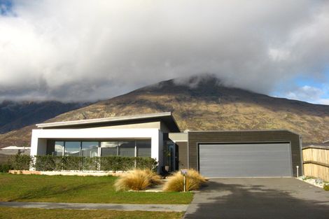 Photo of property in 6 Lochnagar Drive, Lake Hayes, Queenstown, 9304