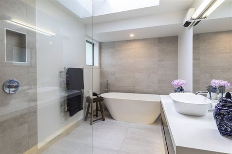 Photo of property in 56 Fendalton Road, Fendalton, Christchurch, 8014