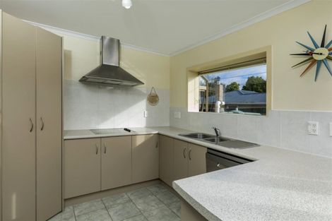 Photo of property in 1 Burton's Drive, Swanson, Auckland, 0614