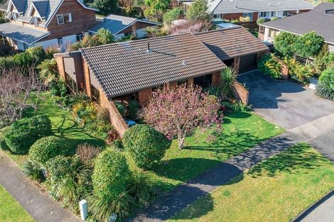 Photo of property in 1 Manu Grove, Waikanae, 5036