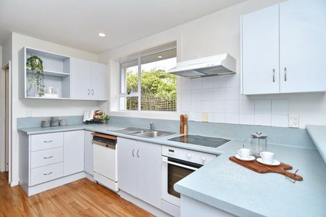 Photo of property in 25 Liverton Crescent, Bishopdale, Christchurch, 8053