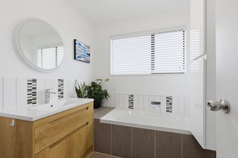 Photo of property in 27 Sylvania Drive, Matua, Tauranga, 3110