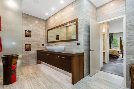 Photo of property in 10 Sunny Glen, Waikanae, 5036